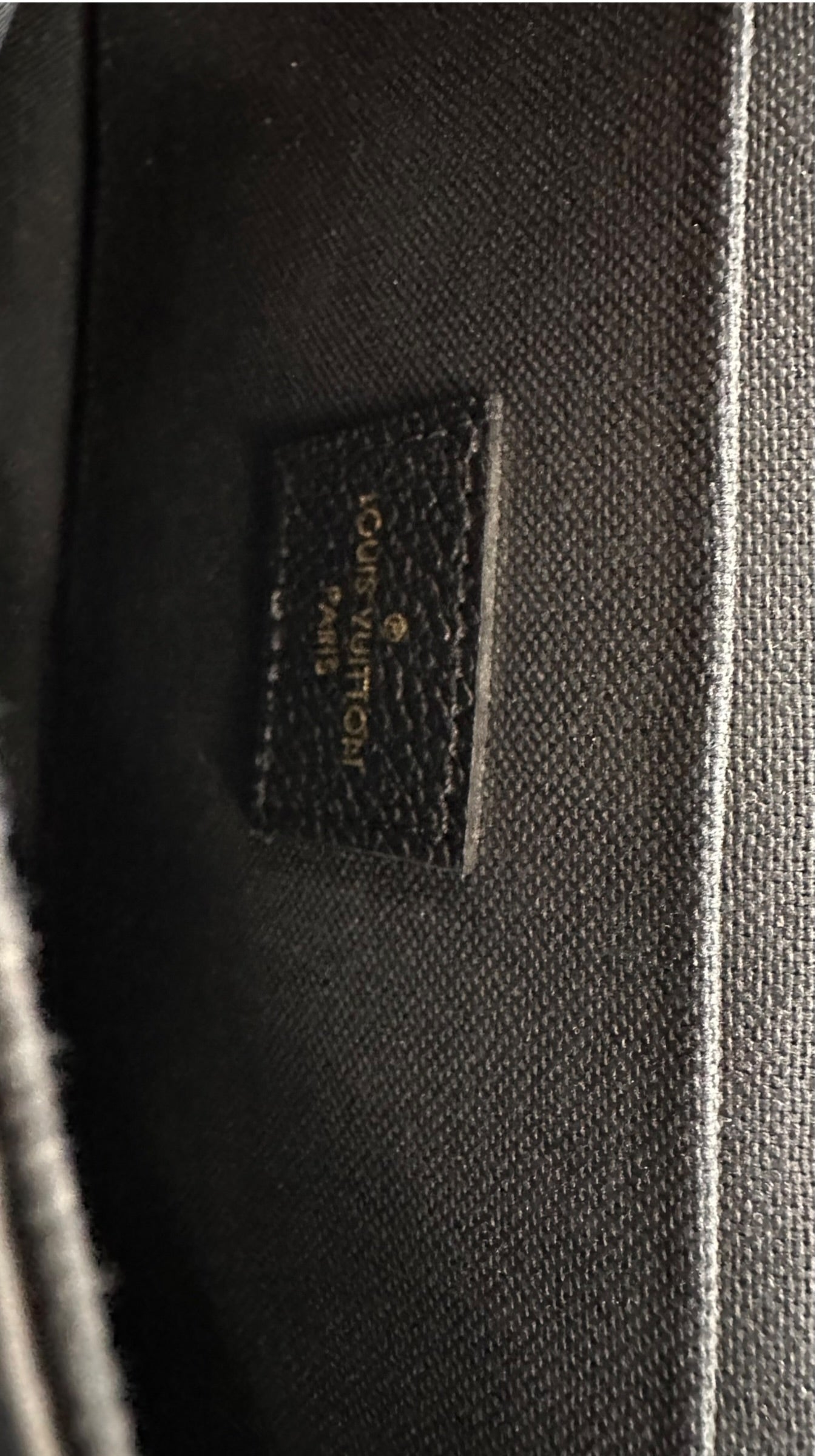 Crossbody Luxury Designer By Louis Vuitton, Size: Small