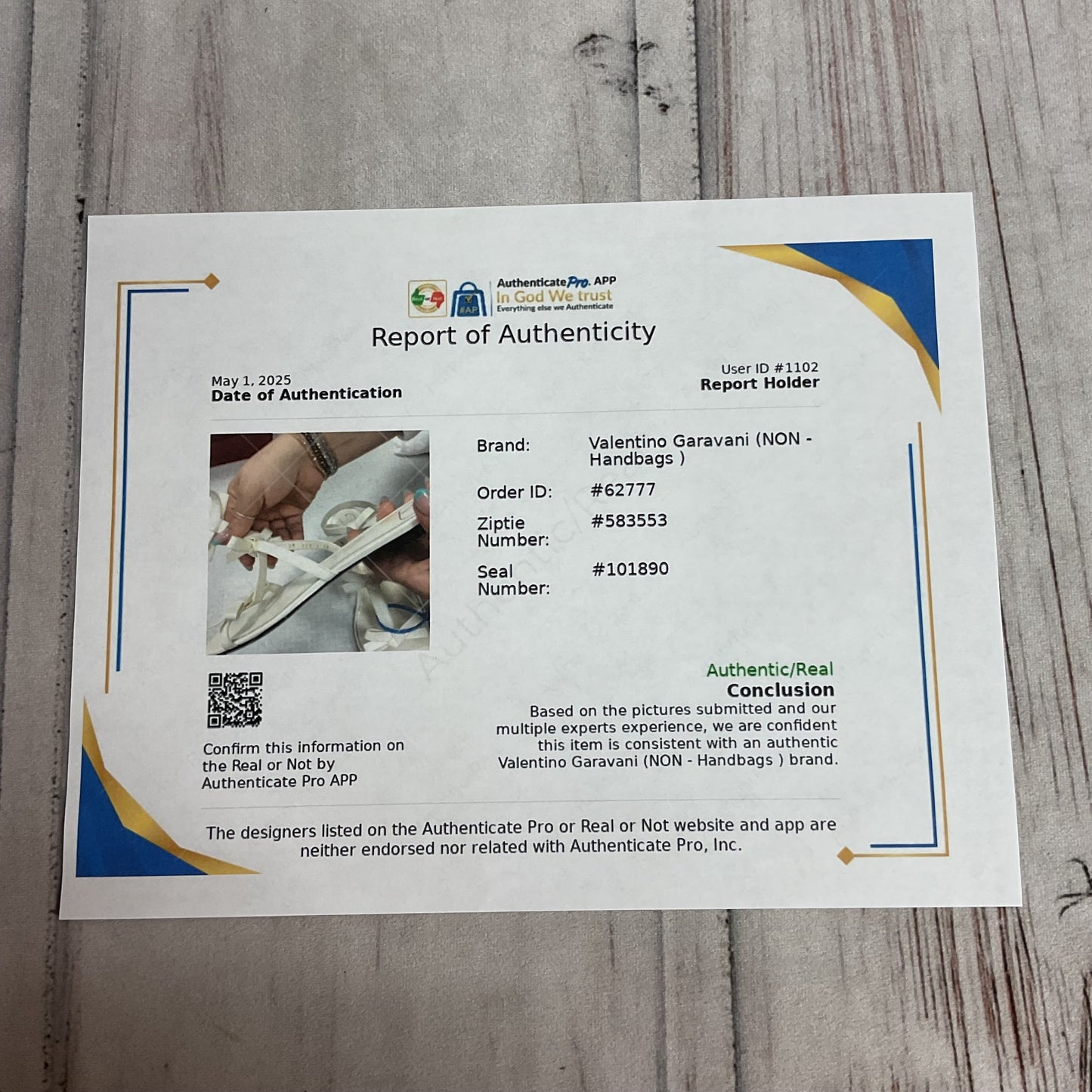 Sandals Luxury Designer By Valentino-Garavani In White, Size:38