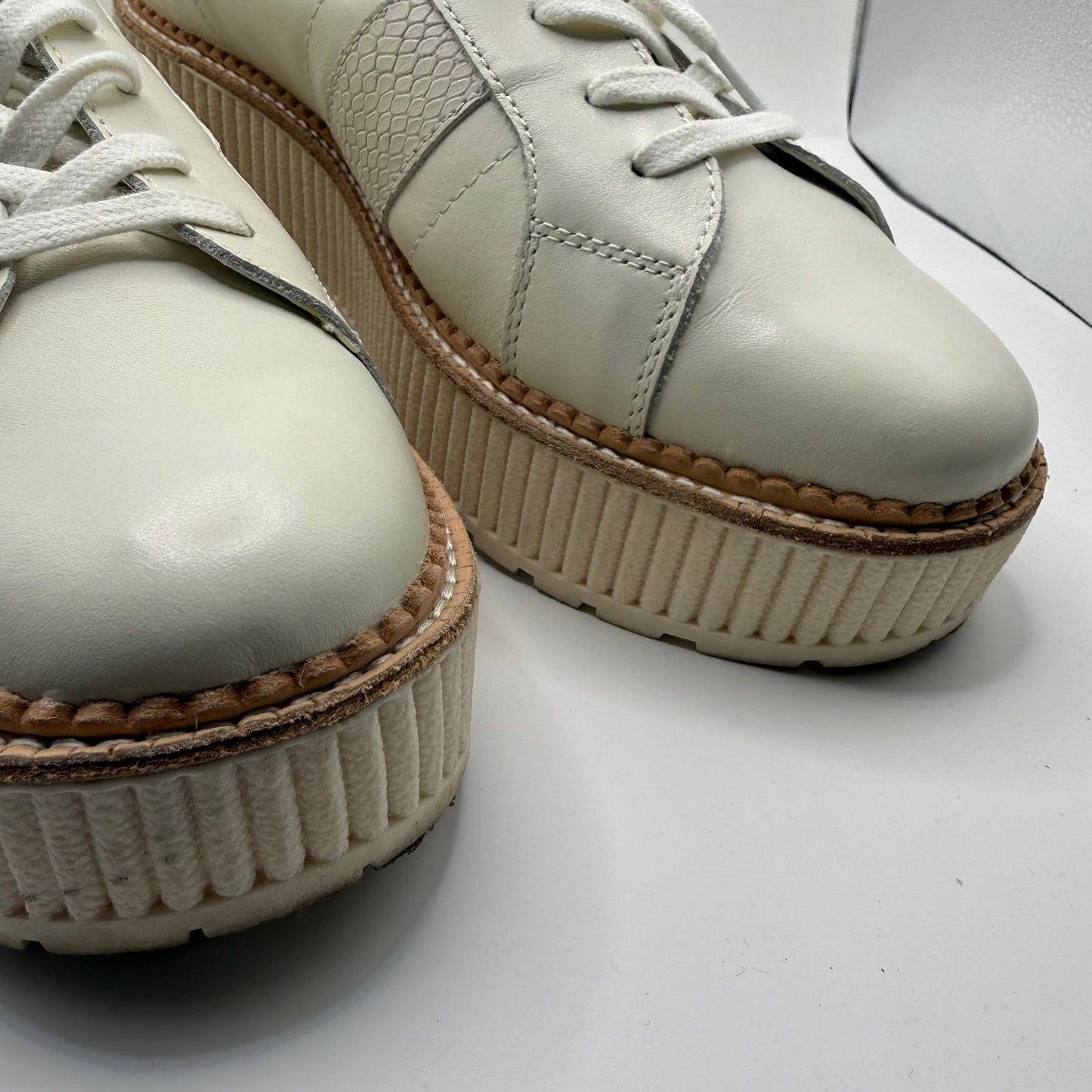 Shoes Heels Platform By Dolce Vita In White, Size: 11