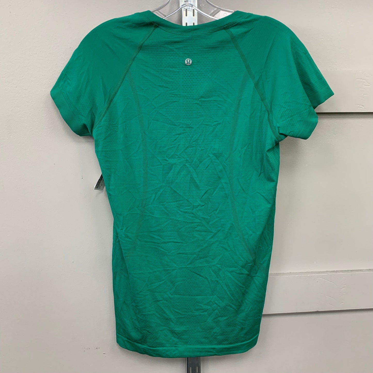 ATHLETIC TOP SS by LULULEMON In GREEN, Size: 10