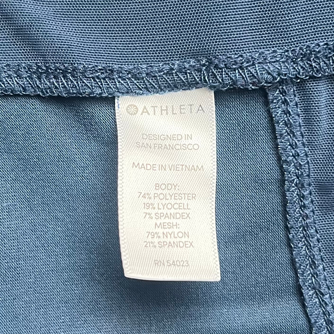 Athletic Top Long Sleeve Crewneck By Athleta In Blue, Size: 1x