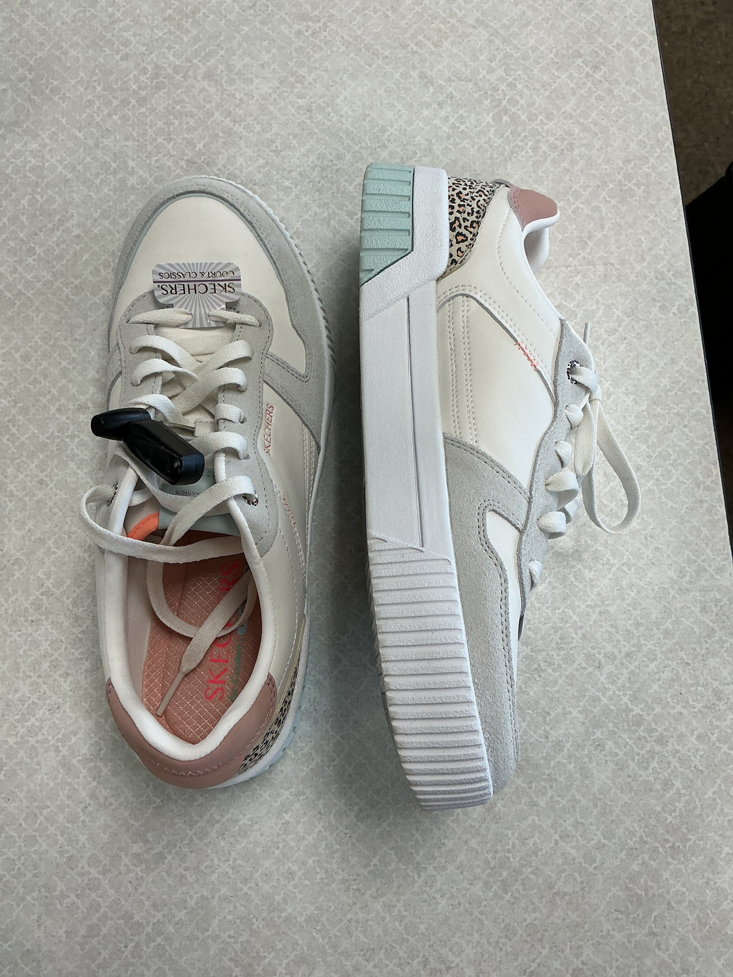 Shoes Sneakers By Skechers In White, Size:10