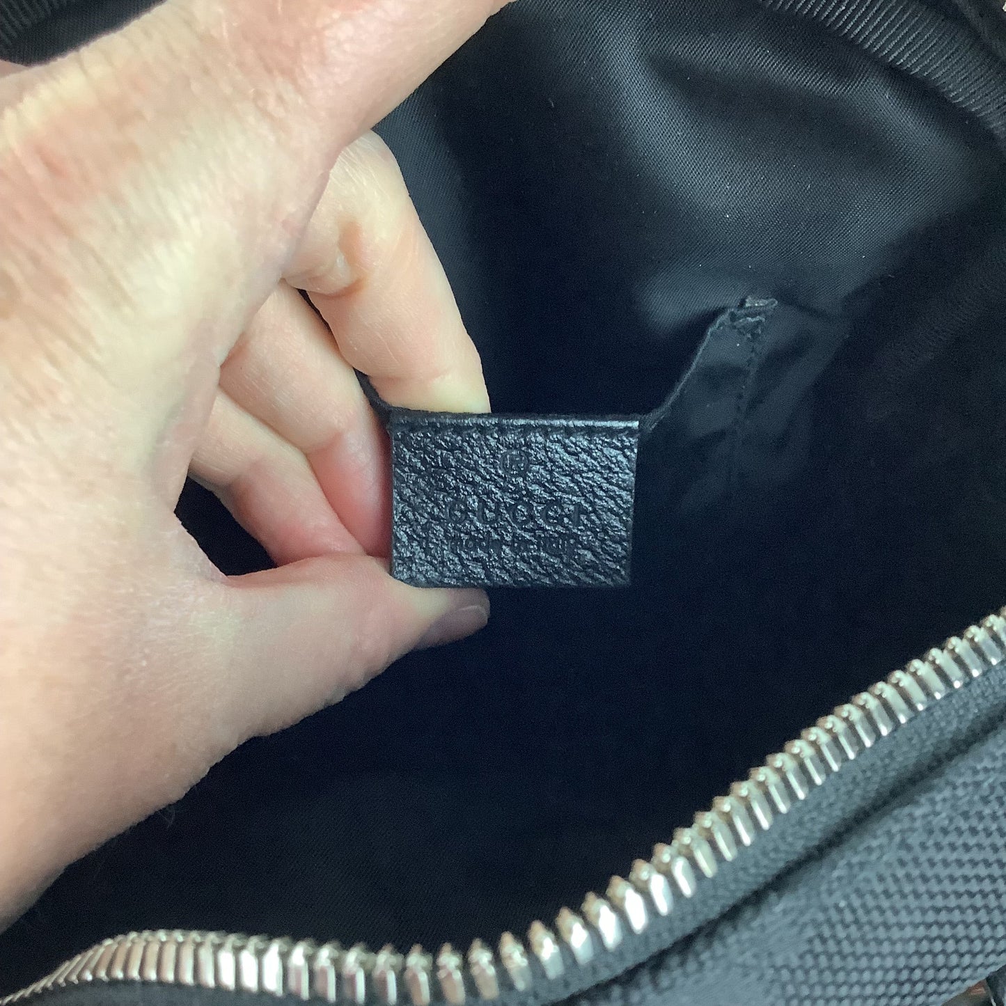 Crossbody Luxury Designer By Gucci, Size: Small