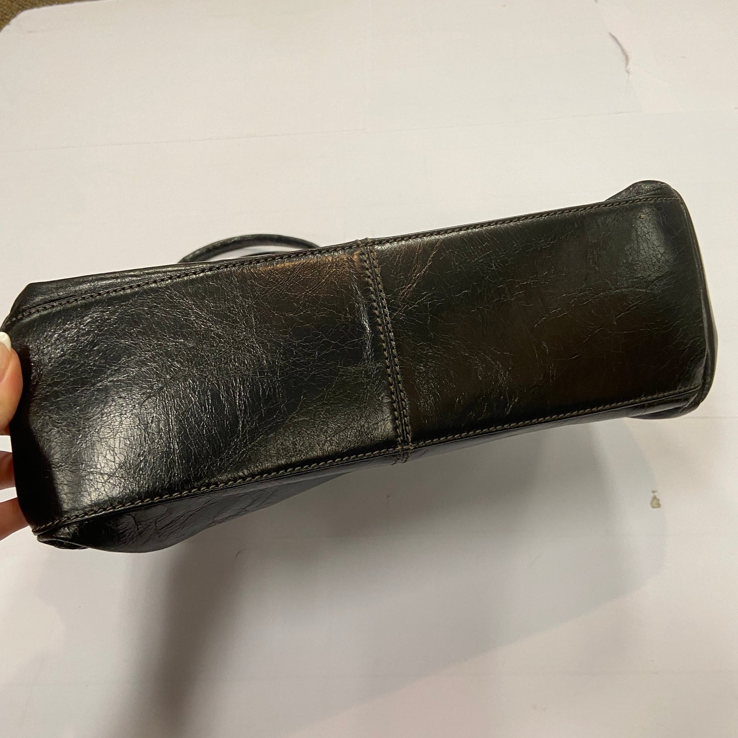 Handbag Leather By Hobo Intl, Size: Medium