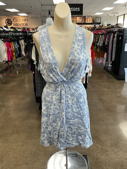 Dress Casual Short By Promesa In Blue & White, Size:Small