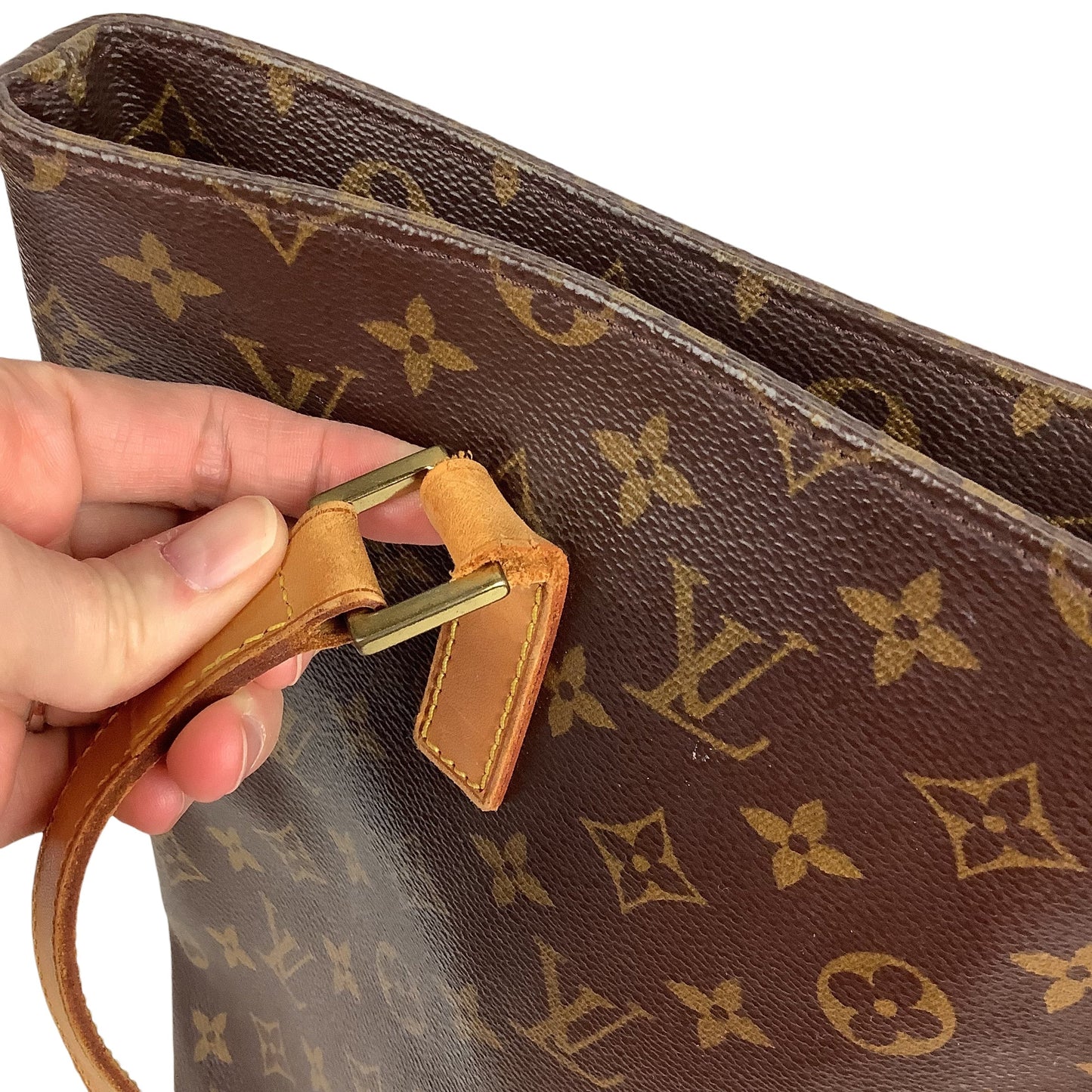 Handbag Luxury Designer By Louis Vuitton, Size: Medium
