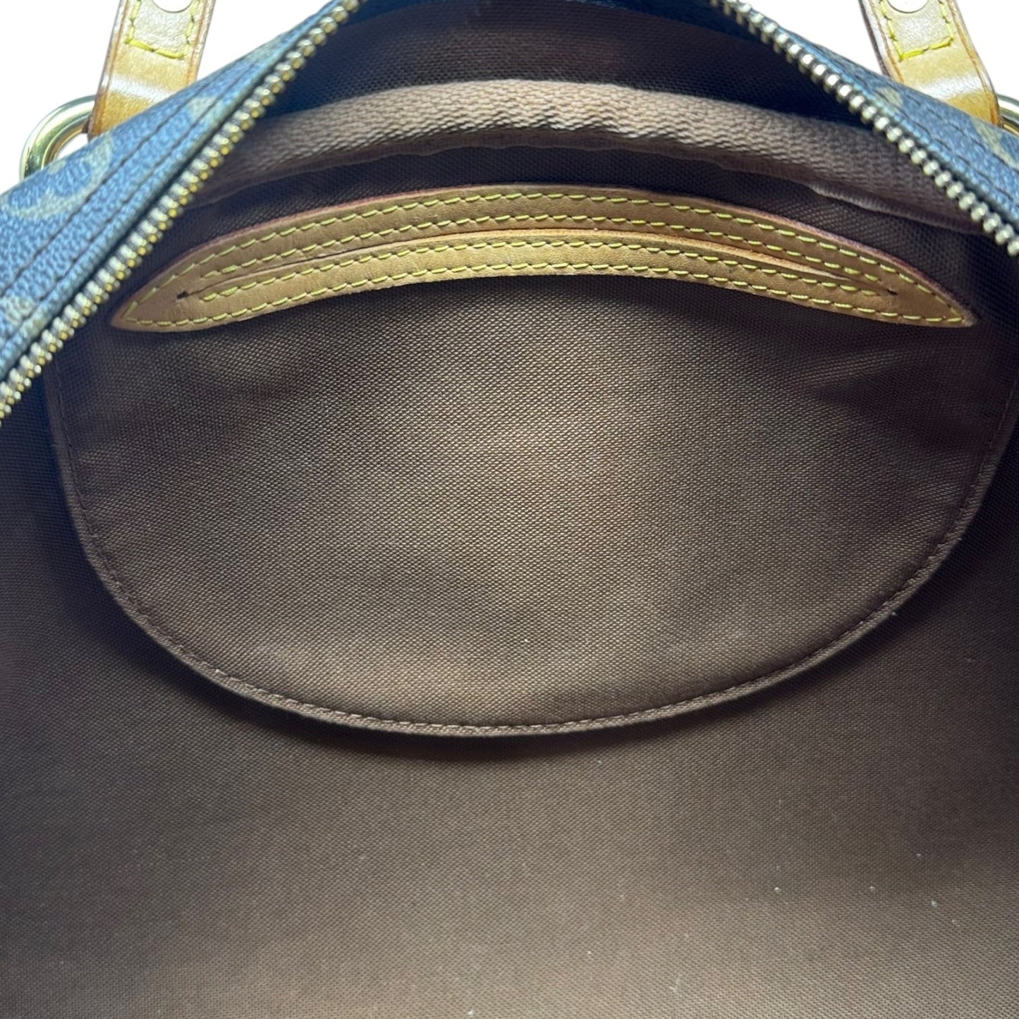 Montorgueil PM 2009 Monogram Shoulder Handbag Luxury Designer By Louis Vuitton, Size: Medium