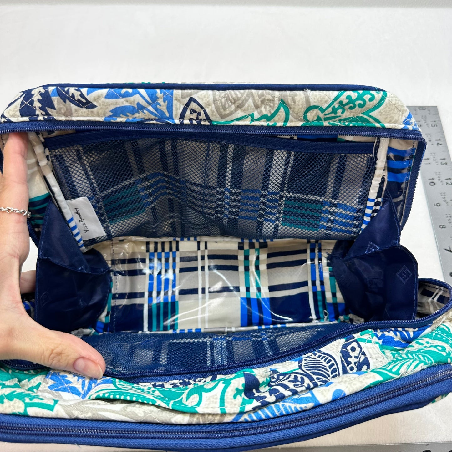 Makeup Bag By Vera Bradley, Size: Medium
