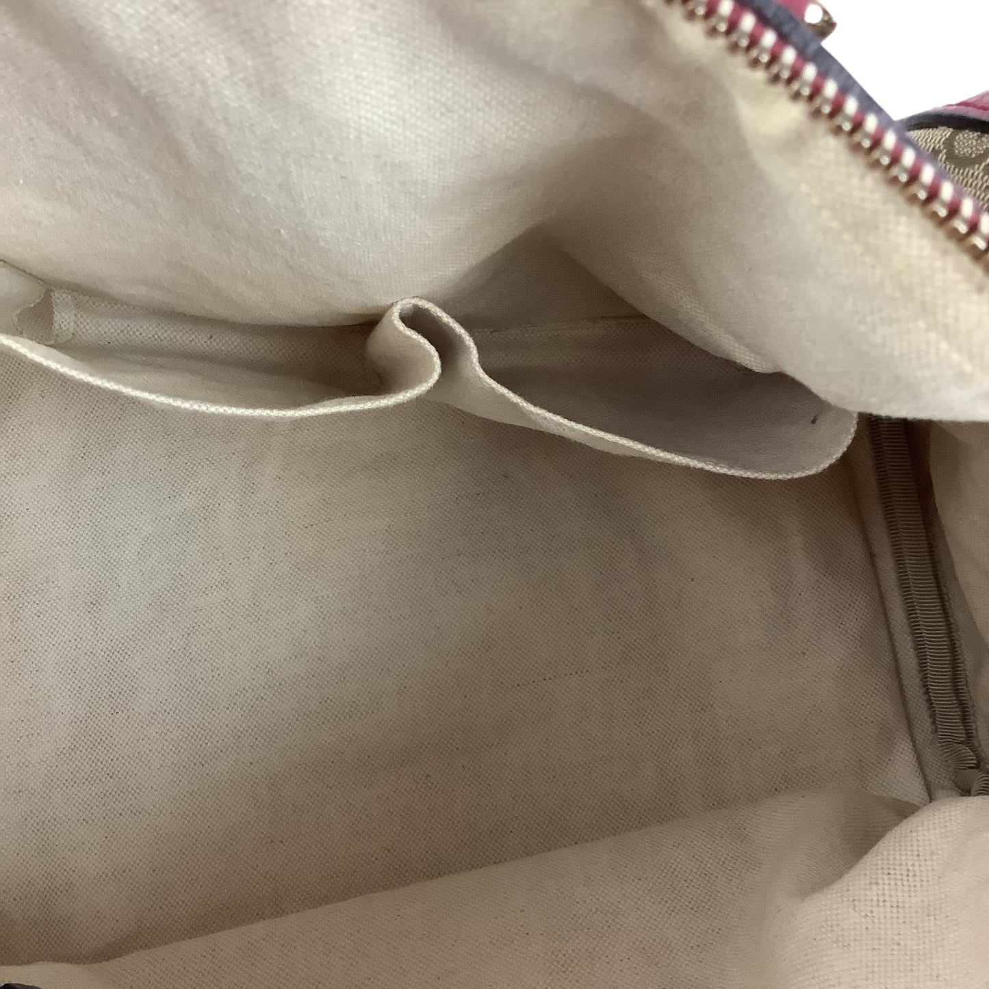 Handbag Luxury Designer By Gucci, Size: Medium