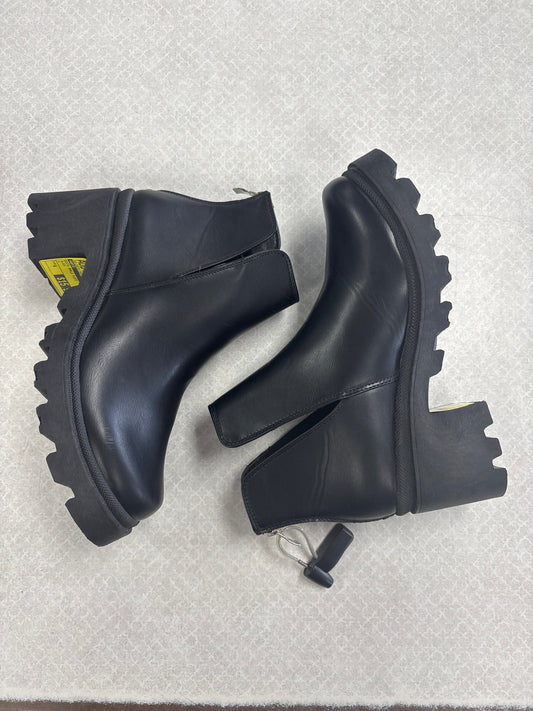 BOOTS ANKLE FLATS by QUPID In BLACK, Size: 6