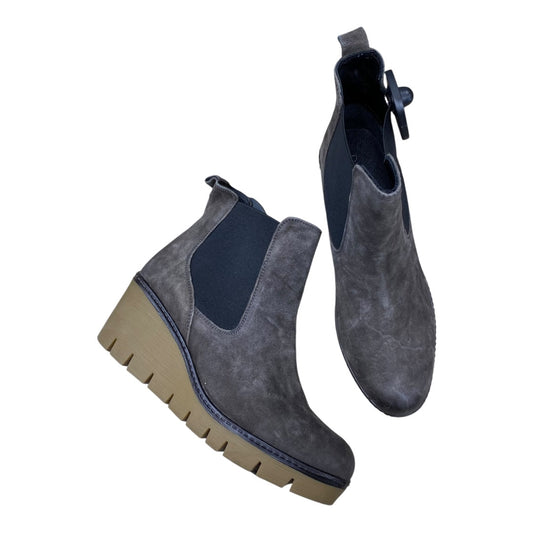 Boots Ankle Heels By Diba In Grey, Size:10