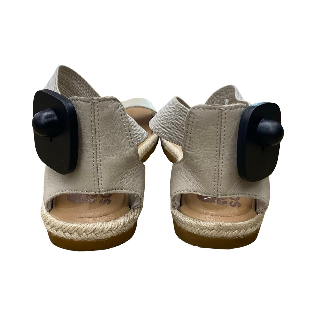 Sandals Designer By Sorel In Beige, Size:7