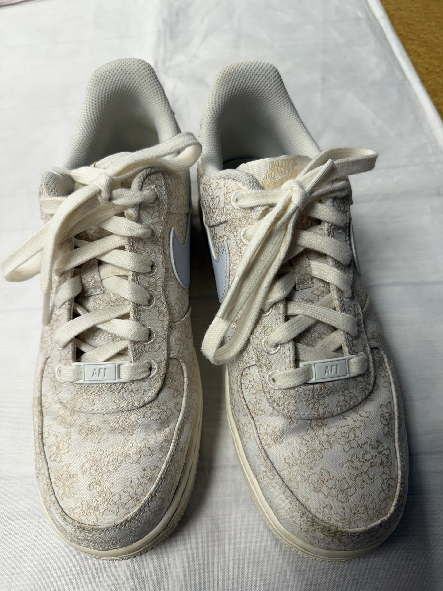 Shoes Athletic By Nike In Cream, Size:8