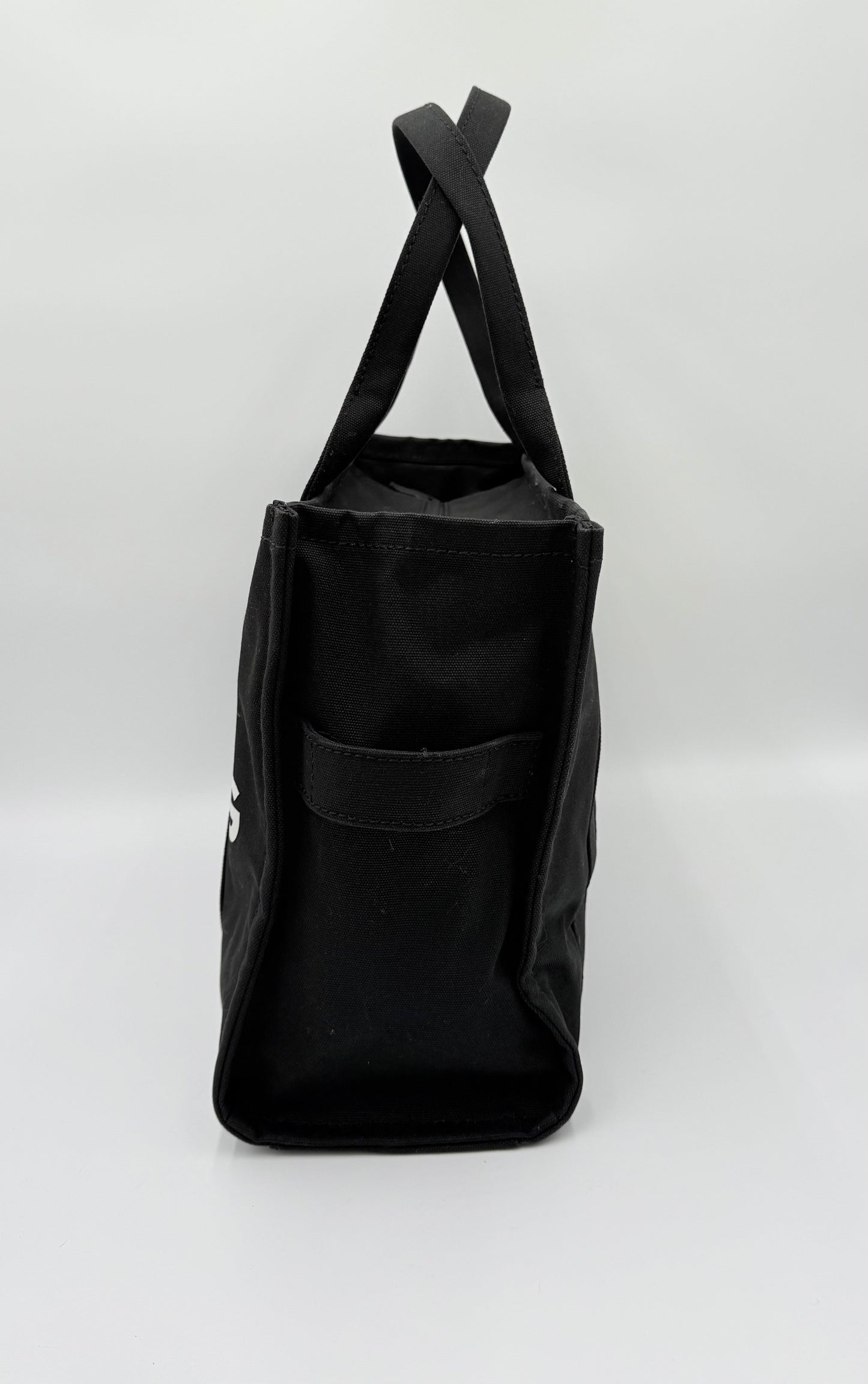 Tote Designer By Marc Jacobs, Size: Large