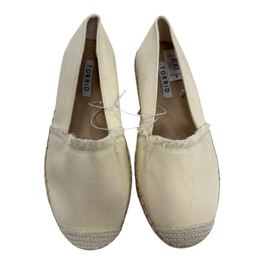 Shoes Flats By Torrid In Tan, Size:10.5