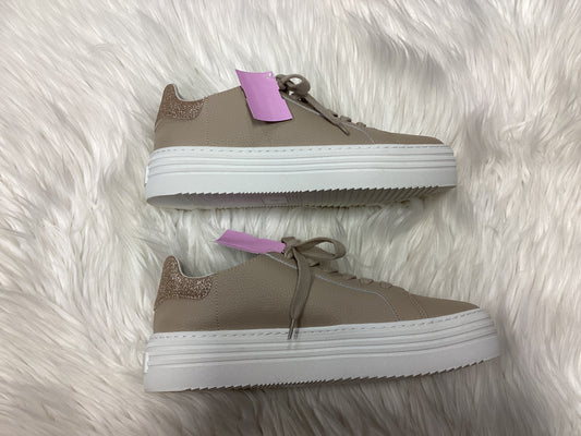 Shoes Flats By Cmc In Tan, Size:8