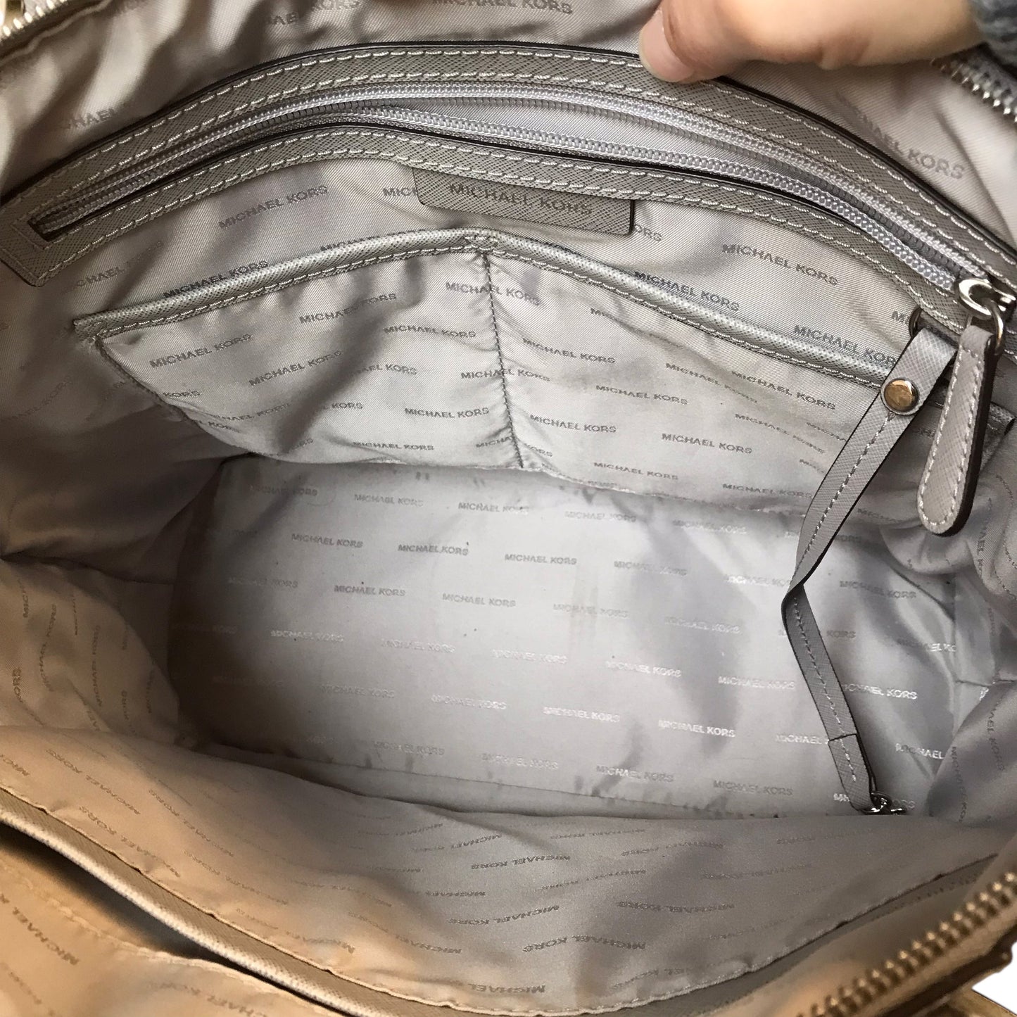 Handbag Designer By Michael Kors In Grey, Size:Large