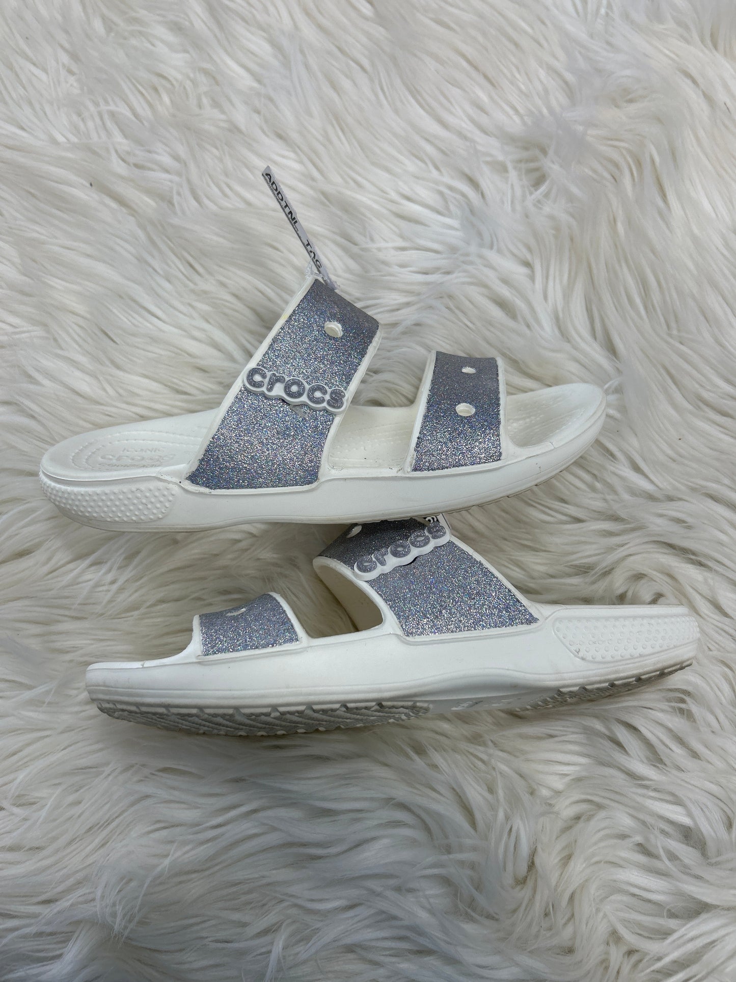 Sandals Flats By Crocs In White, Size:8