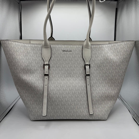 HANDBAG DESIGNER by MICHAEL KORS In WHITE, Size: LARGE