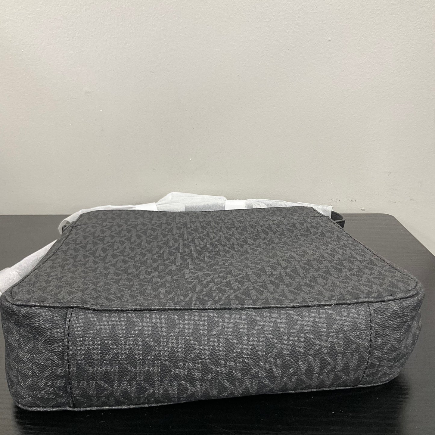 Crossbody Designer By Michael Kors In Black, Size:Medium