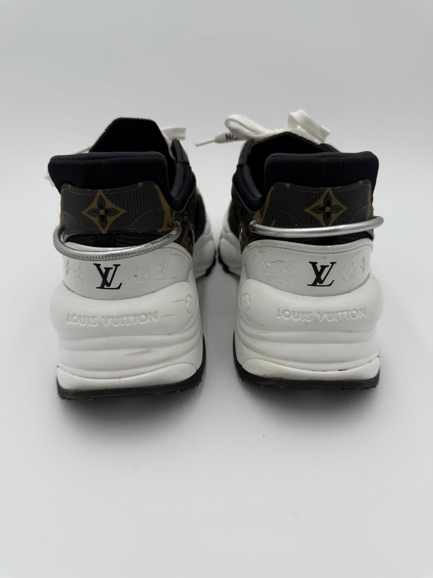 Shoes Luxury Designer By Louis Vuitton In Black & White, Size:8.5