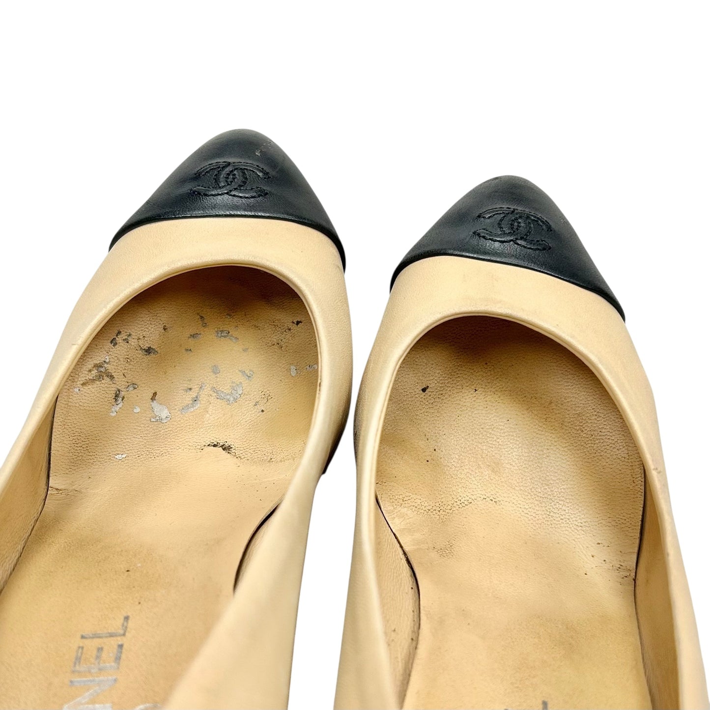 Shoes Luxury Designer By Chanel In Black & Cream, Size: 10