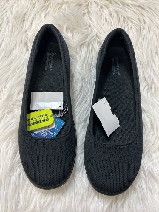 Shoes Flats By Skechers In Black, Size:10