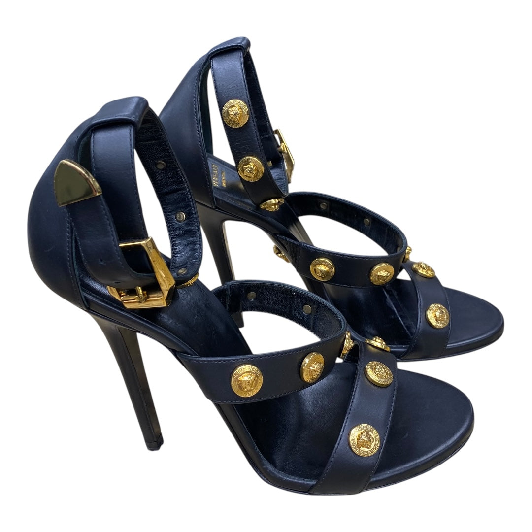 Sandals Luxury Designer By Versace In Black & Gold, Size:6.5