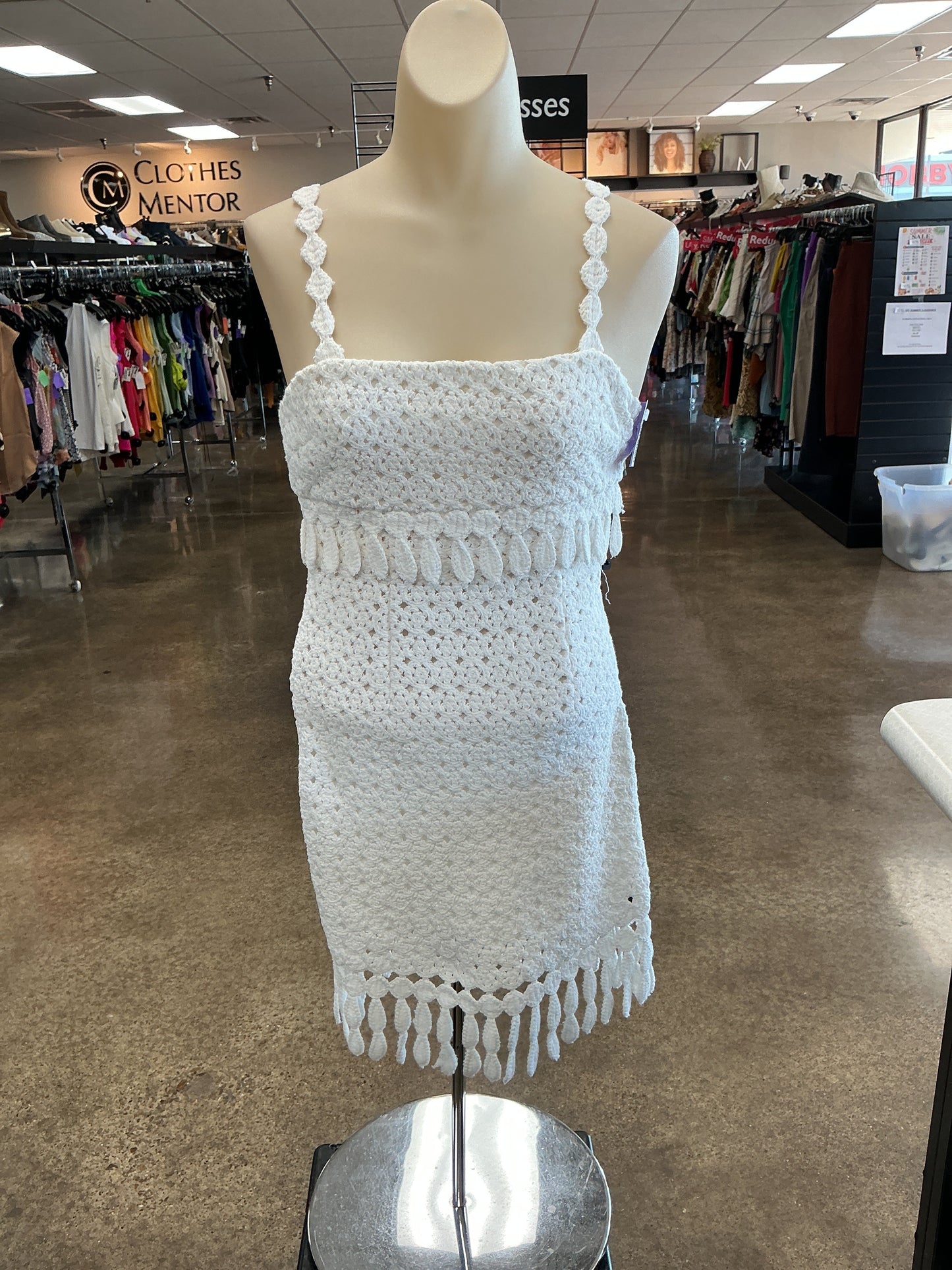 Dress Casual Short By Clothes Mentor In White, Size:Xs