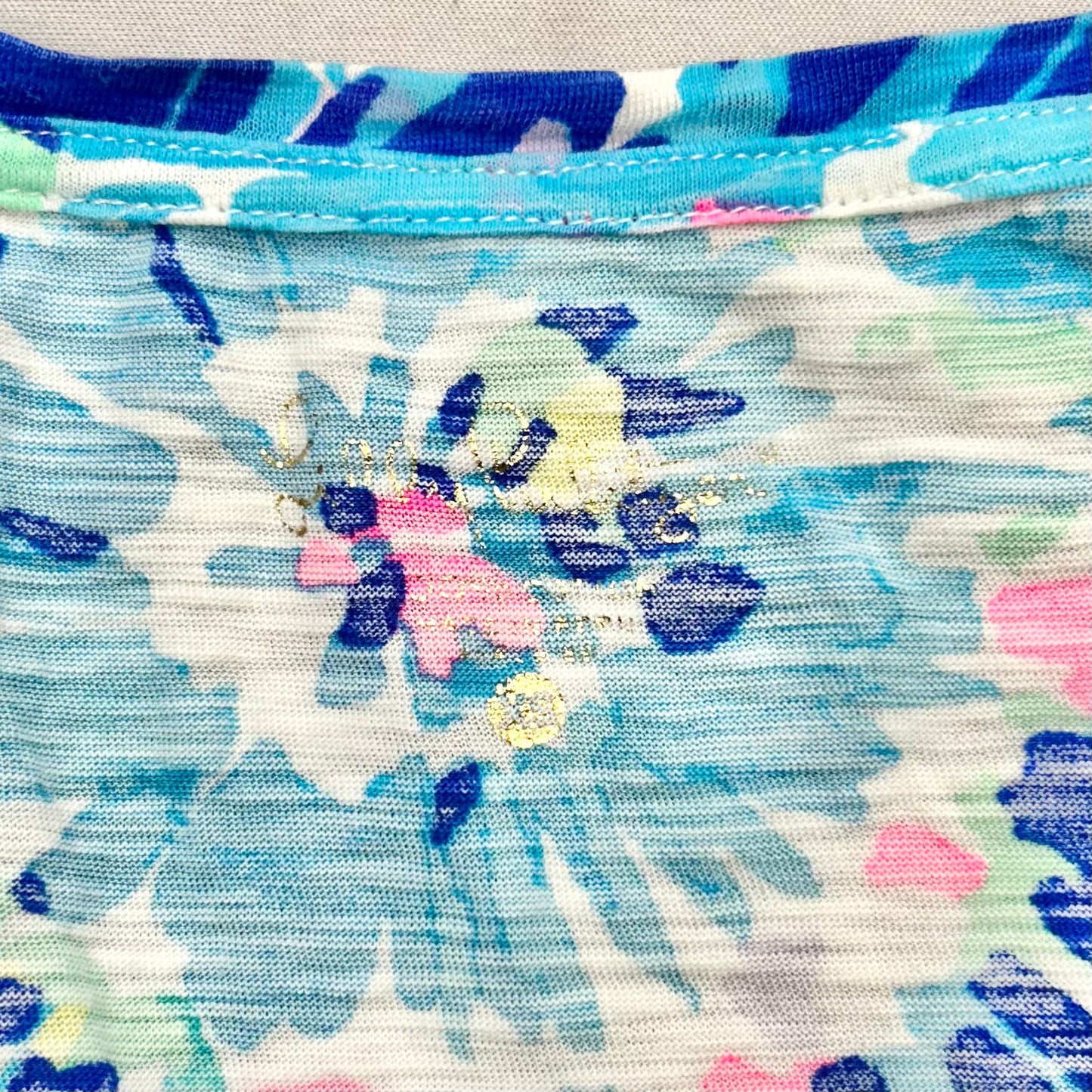 Top Short Sleeve Designer By Lilly Pulitzer In Blue & White, Size: Xs