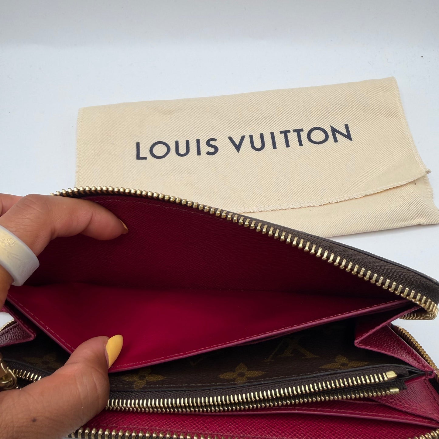 Wallet Luxury Designer By Louis Vuitton, Size: Large