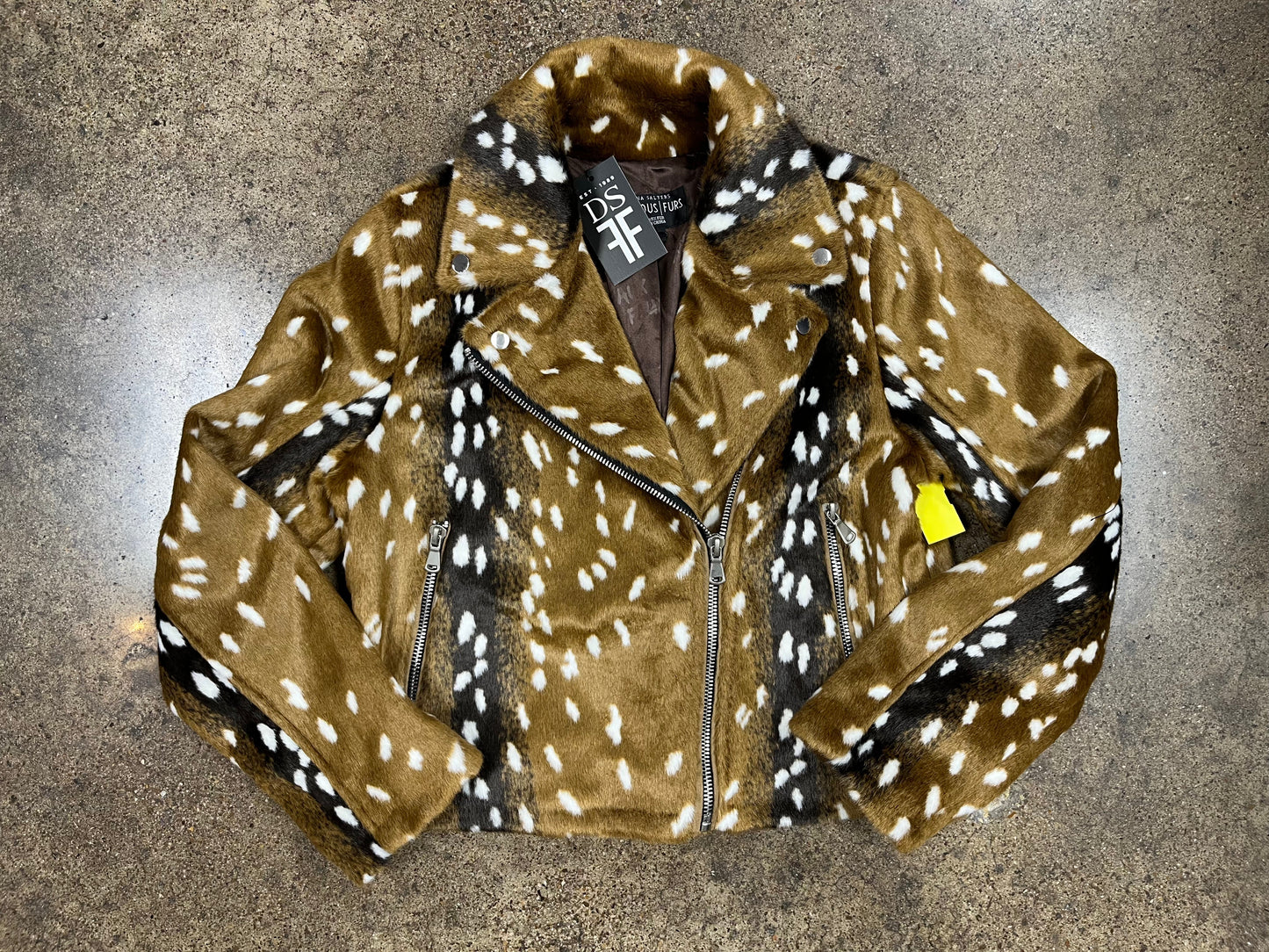 Jacket Faux Fur & Sherpa By Clothes Mentor In Tan, Size:M