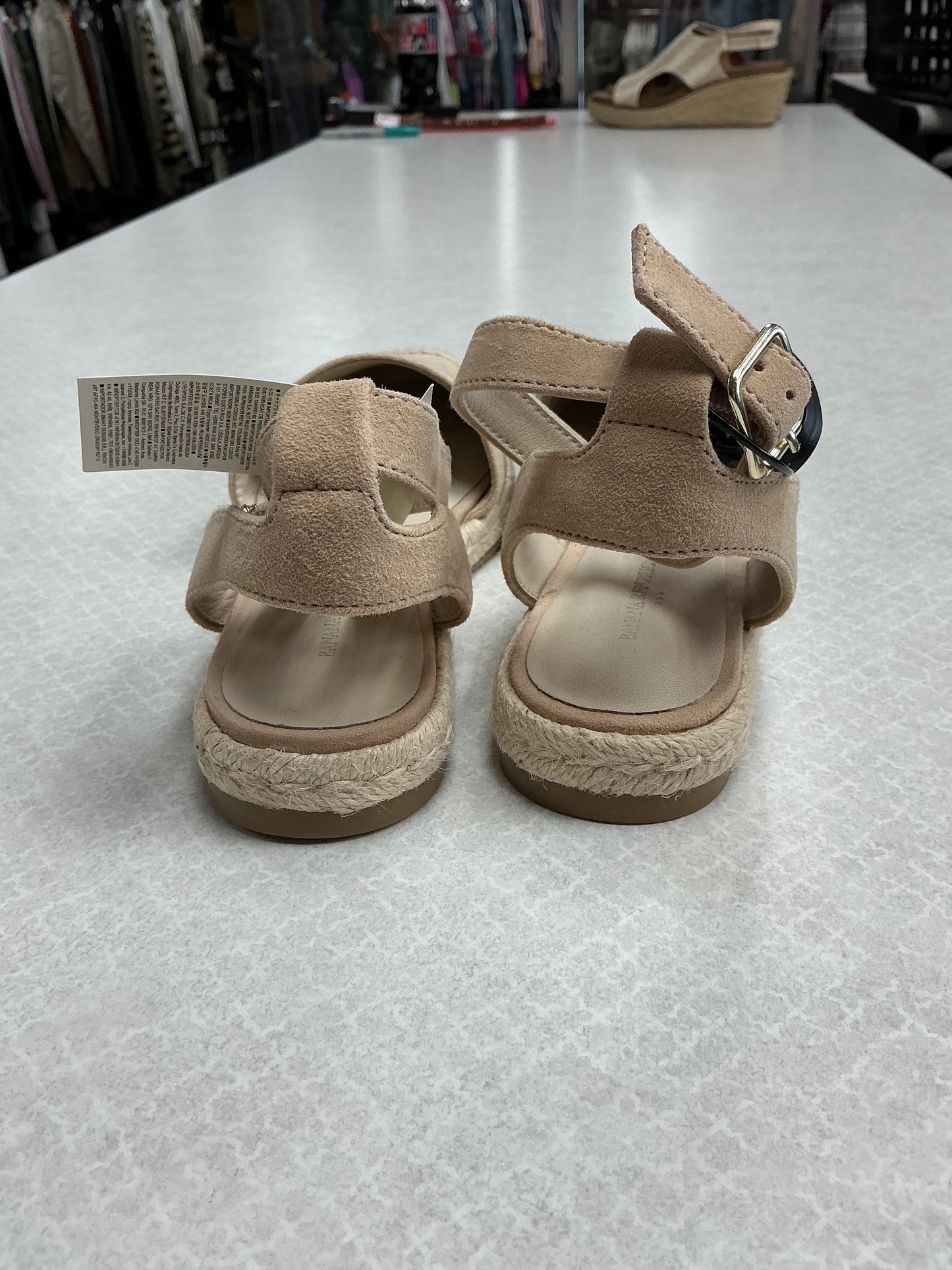 Shoes Flats By Banana Republic In Tan, Size:6