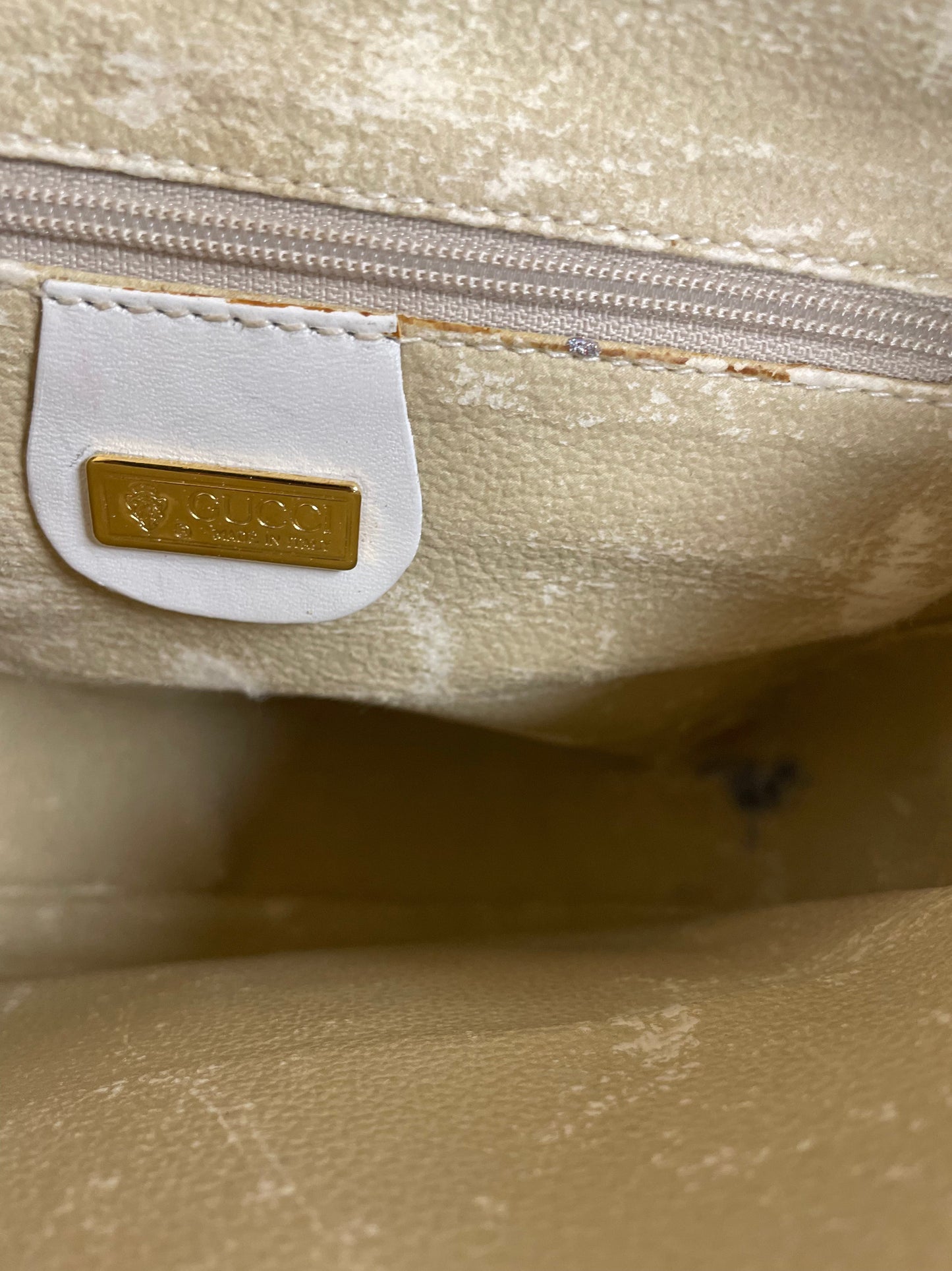 Crossbody Luxury Designer By Gucci, Size: Small