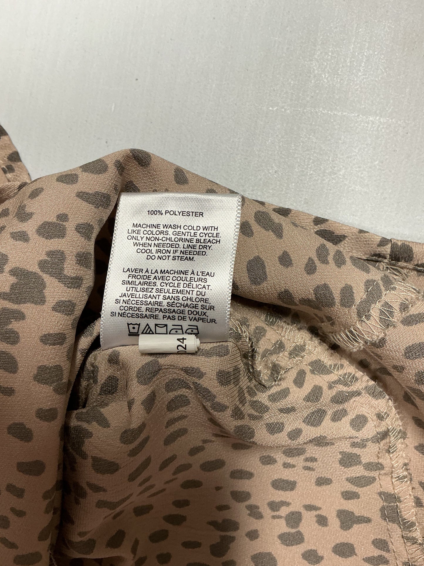 Top Short Sleeve By Express In Animal Print, Size: M