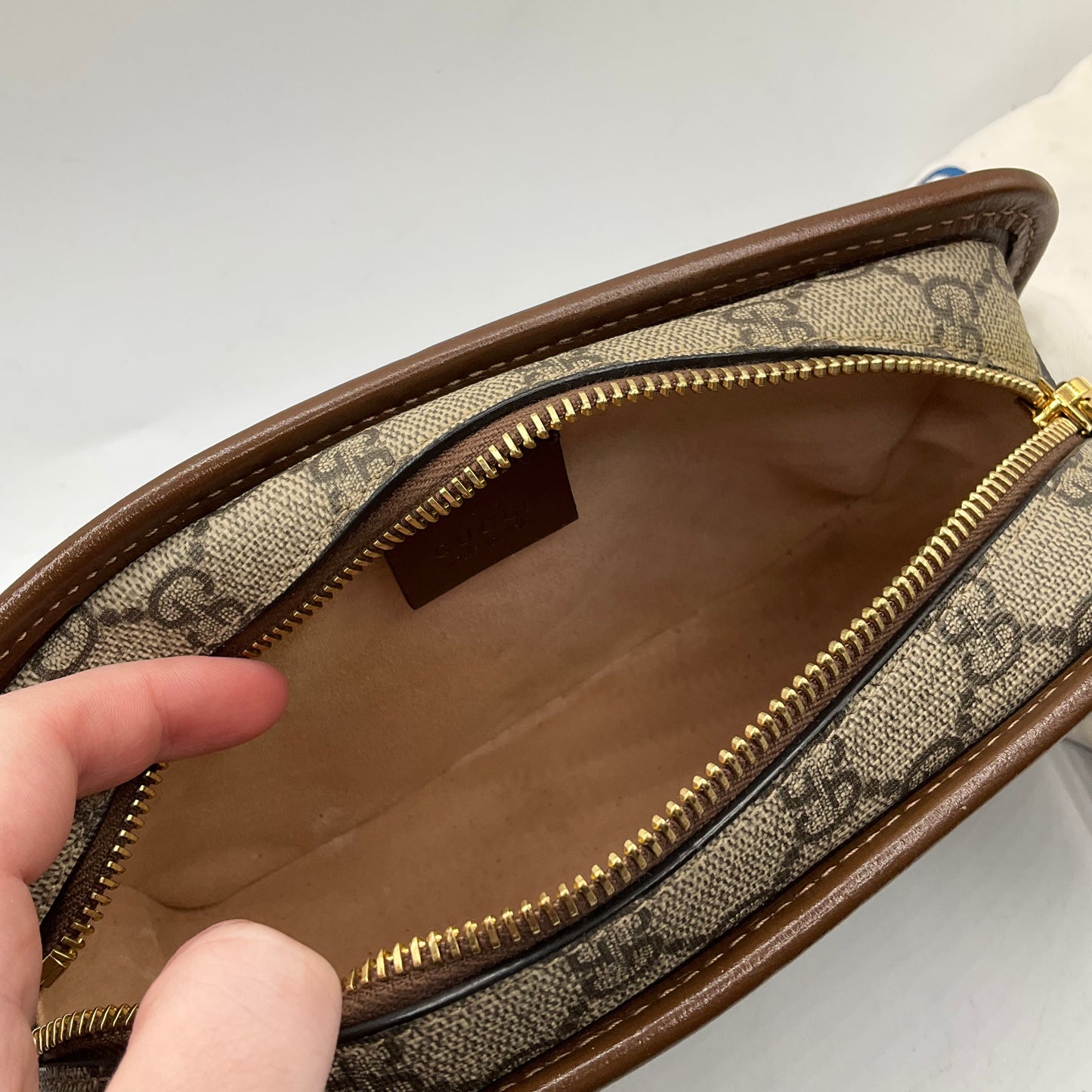 Clutch Luxury Designer By Gucci, Size: Large