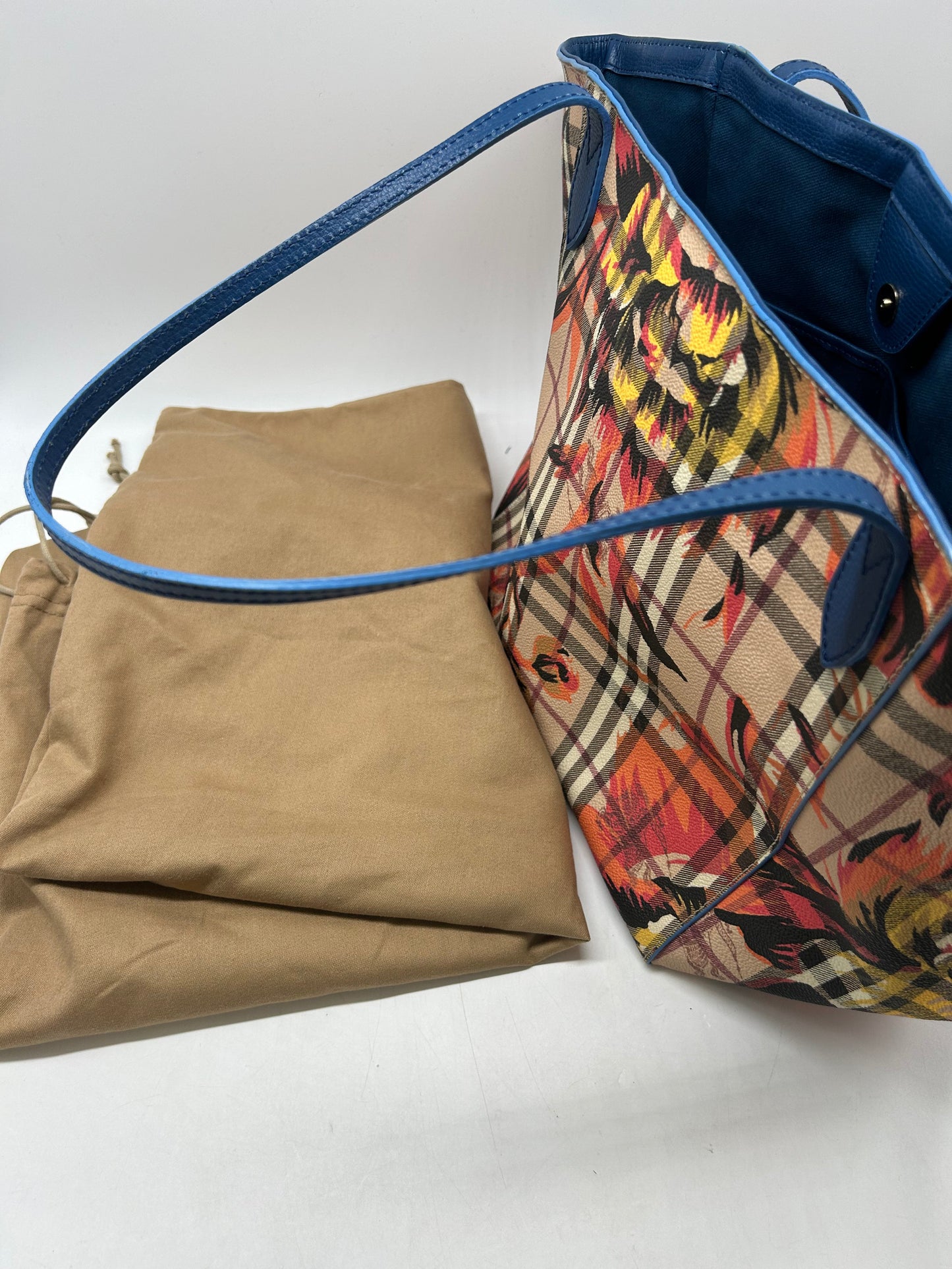 Tote Luxury Designer By Burberry, Size: Medium