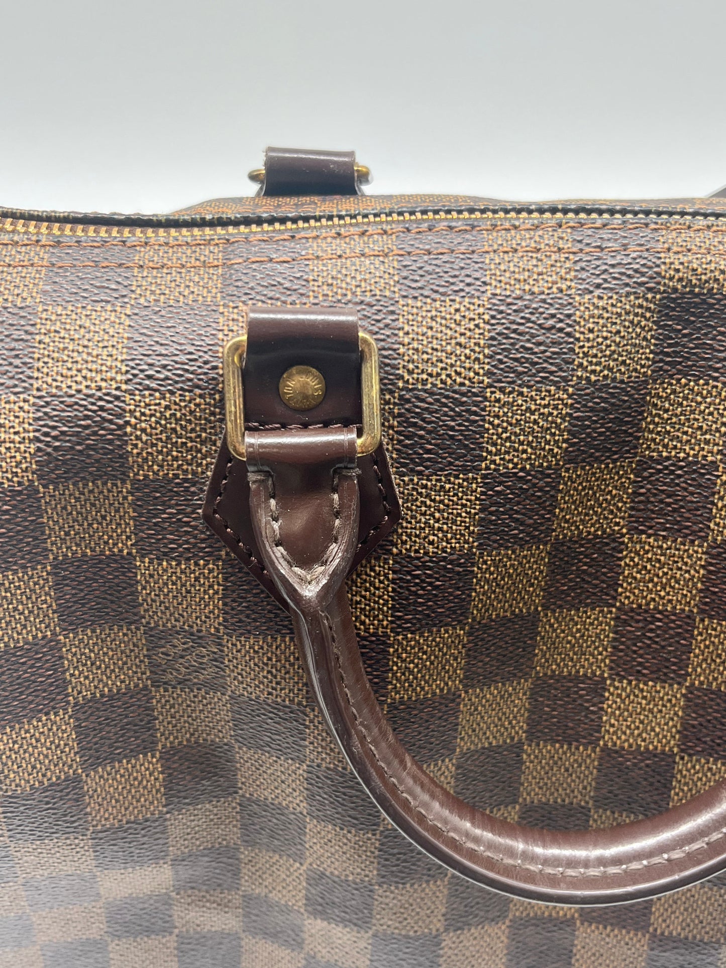 Handbag Luxury Designer By Louis Vuitton, Size: Medium