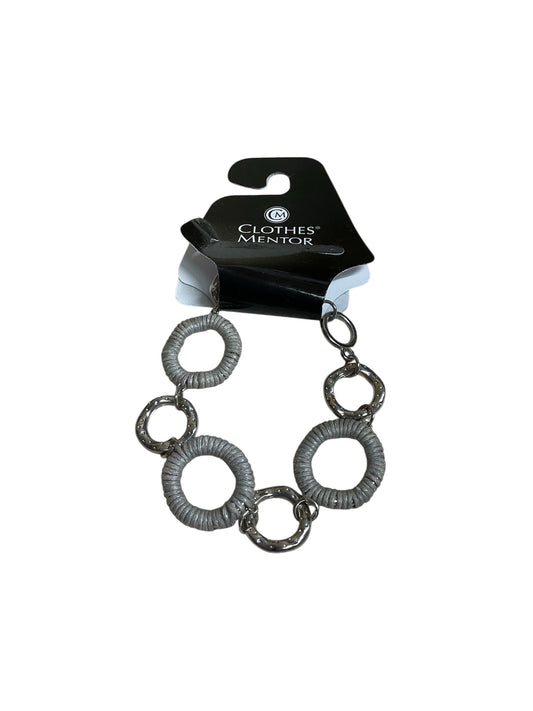 Bracelet Other By Clothes Mentor In Silver