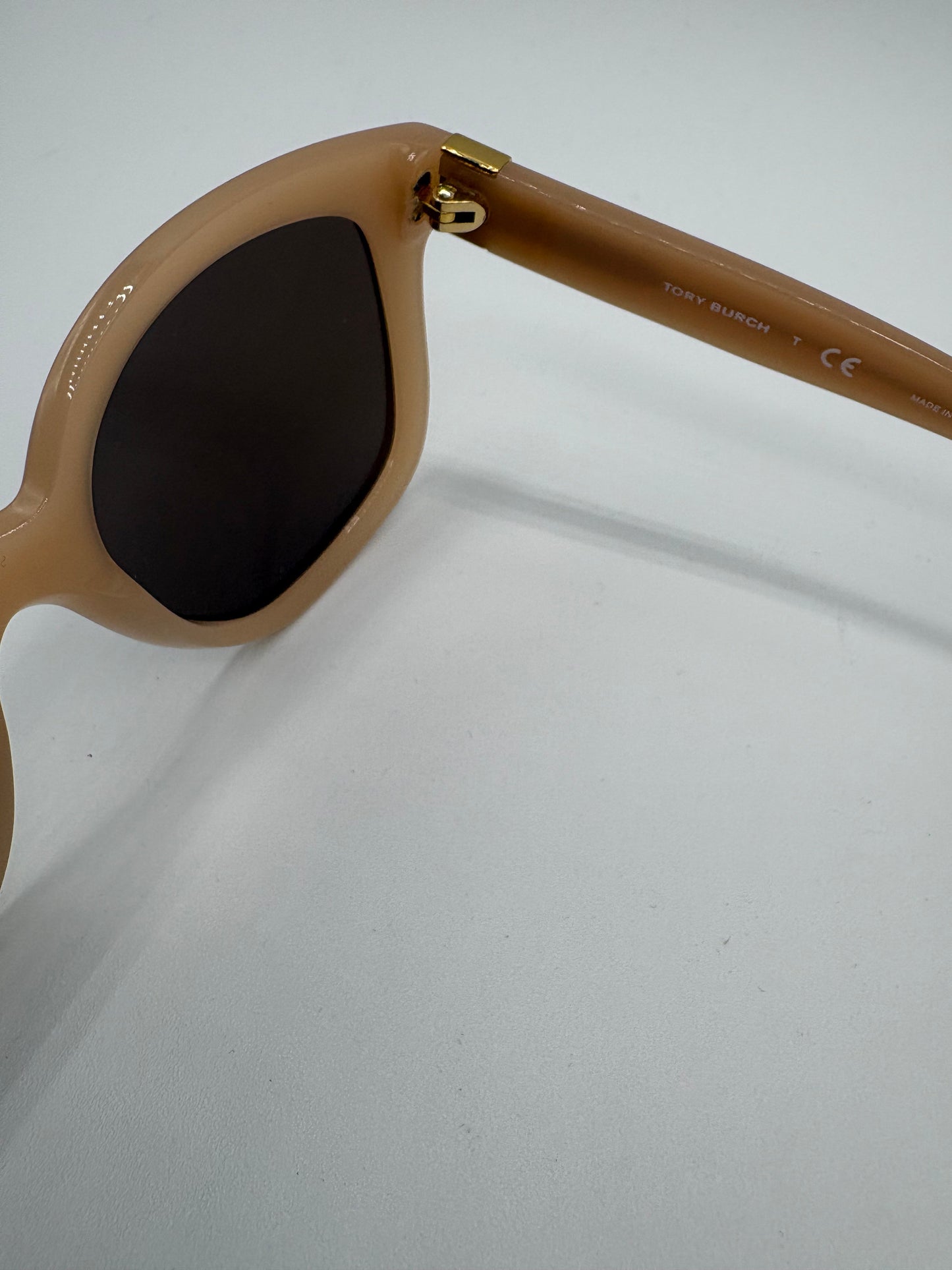 Sunglasses Designer By Tory Burch In Cream