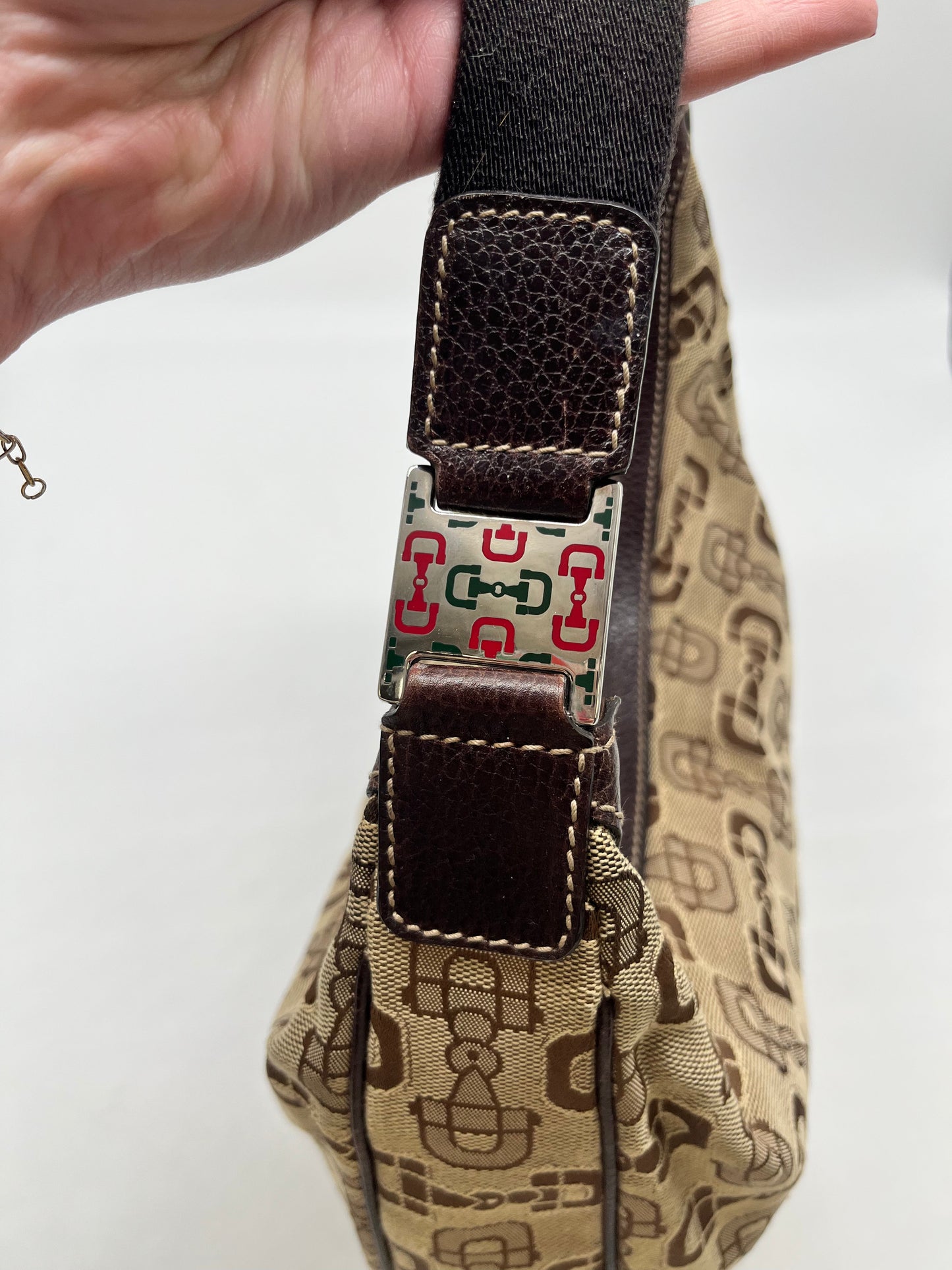 Handbag Luxury Designer By Gucci, Size: Medium