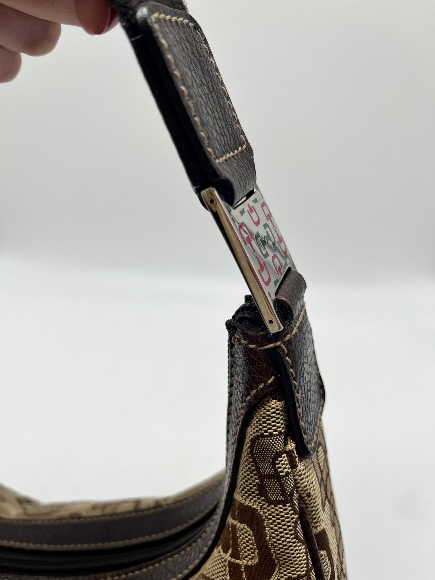 Handbag Luxury Designer By Gucci, Size: Medium