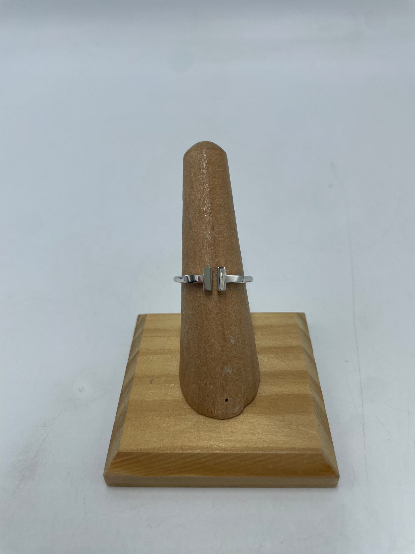 Tiffany & Company 18K White Gold T Wire Luxury Ring, Size: 7