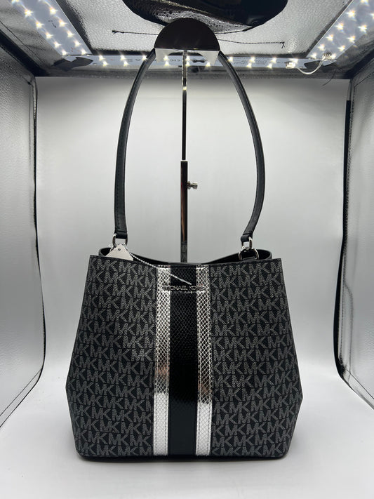 HANDBAG DESIGNER by MICHAEL KORS In BLACK & SILVER, Size: MEDIUM