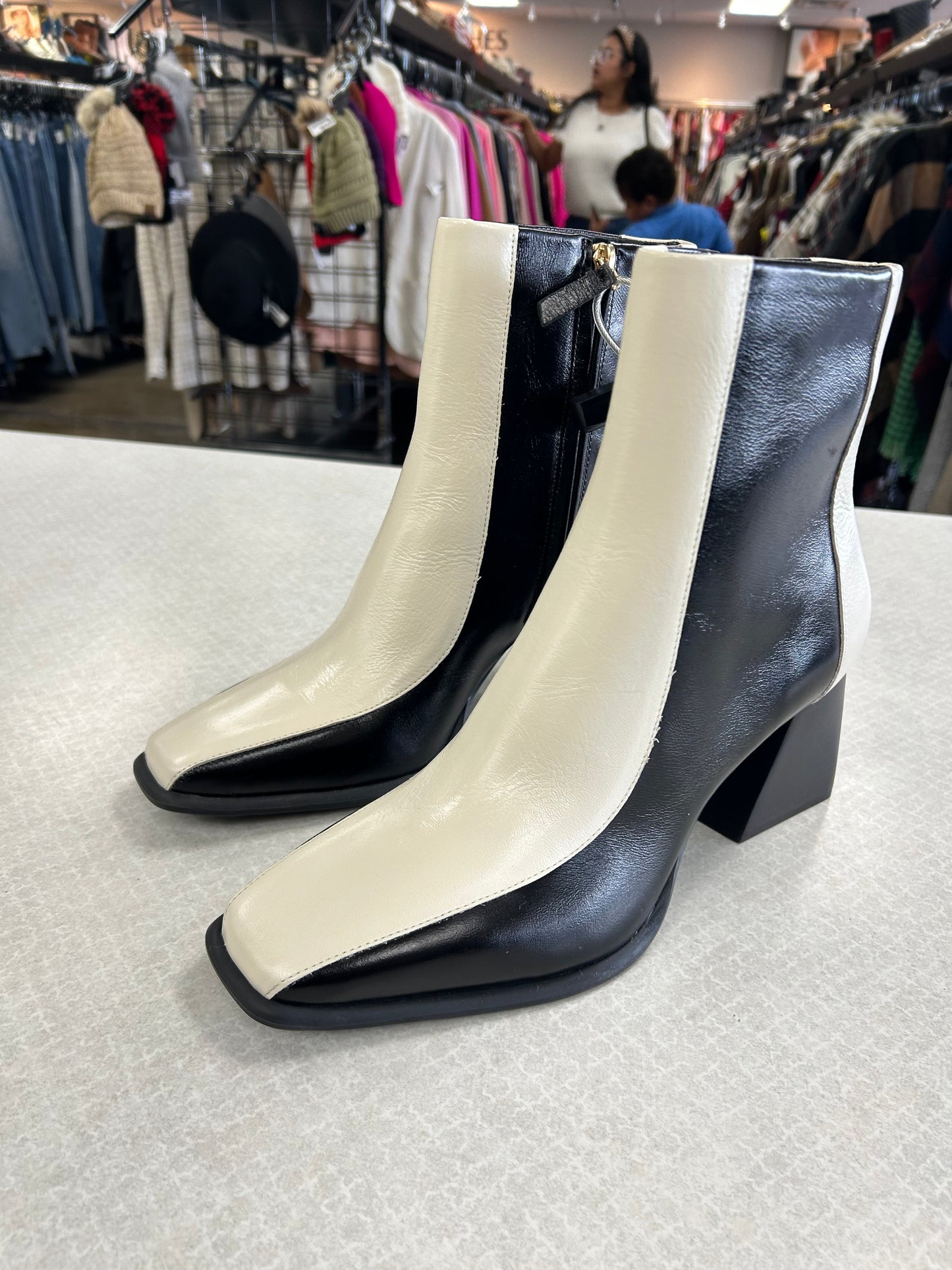 BOOTS ANKLE HEELS by GIANNI BINI In BLACK & WHITE, Size: 9