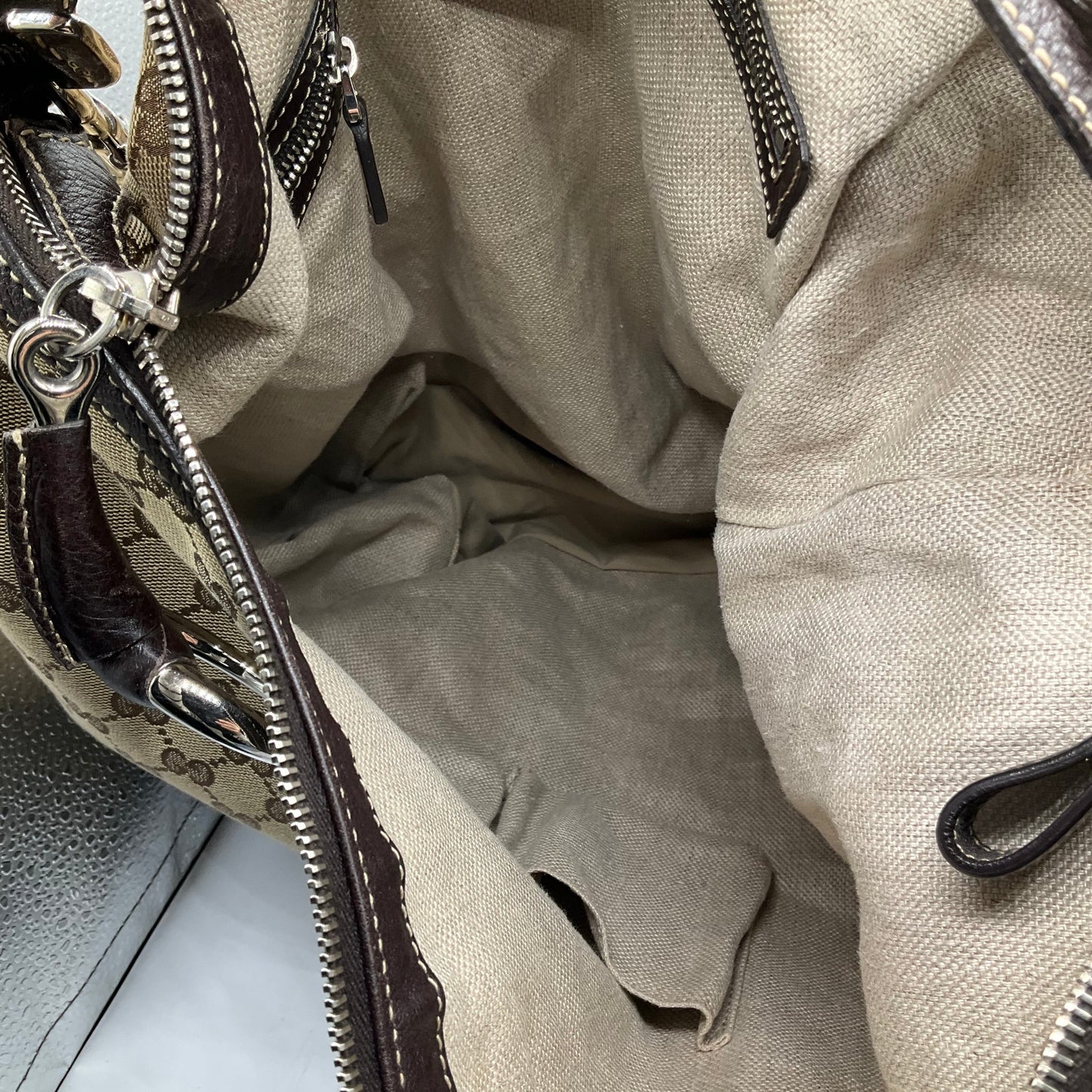 Handbag Luxury Designer By Gucci, Size: Large