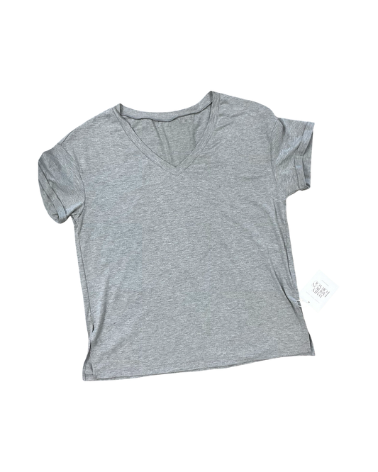 Top Ss Basic By Clothes Mentor In Grey, Size:M