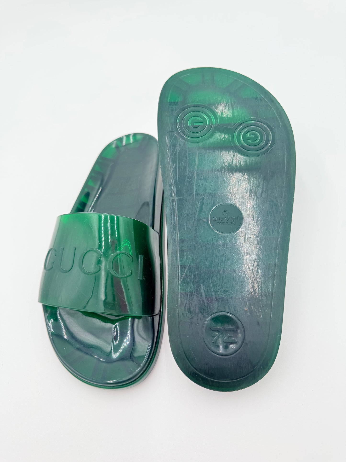 Sandals Luxury Designer By Gucci In Green, Size: 8.5