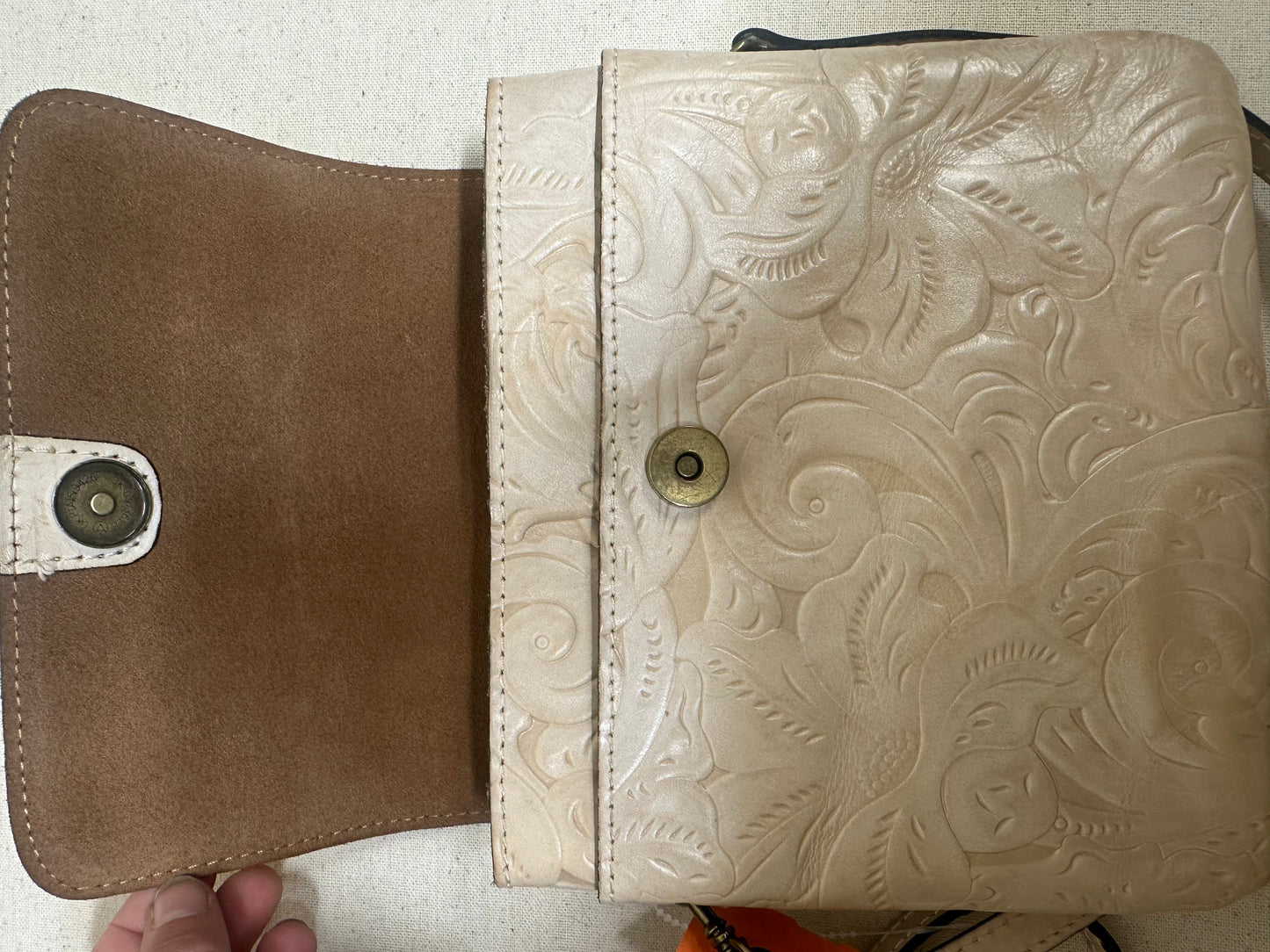 Crossbody Designer By Patricia Nash In Cream, Size:Small