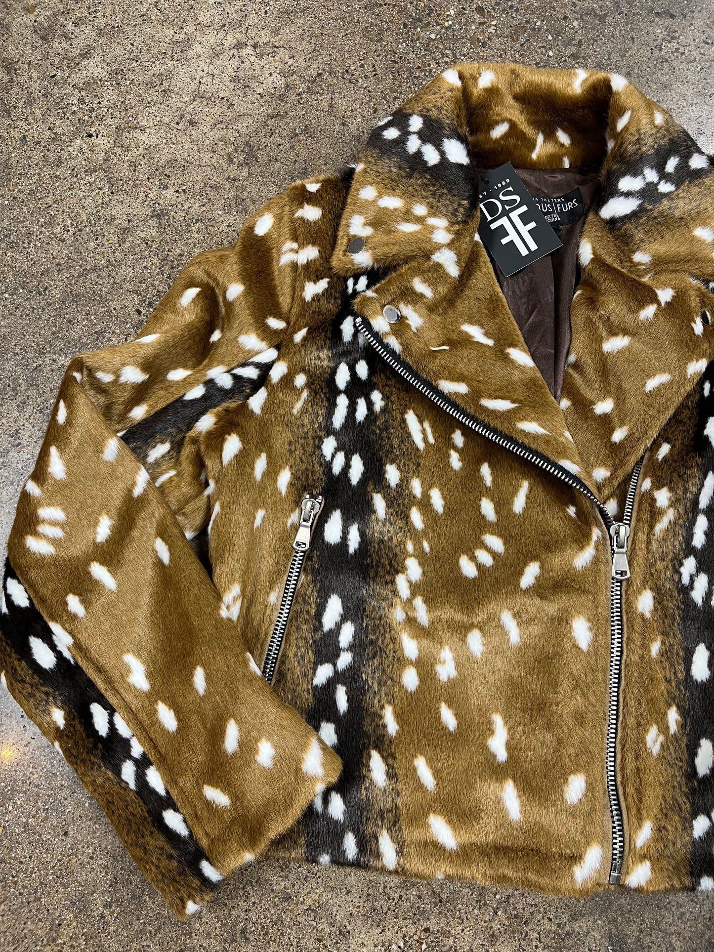 Jacket Faux Fur & Sherpa By Clothes Mentor In Tan, Size:M